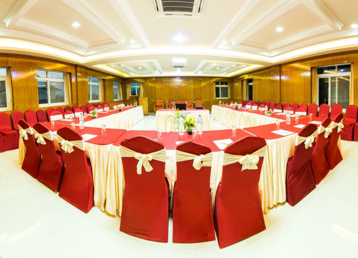 Hotel Earth Light Sauraha Читван Экстерьер фото