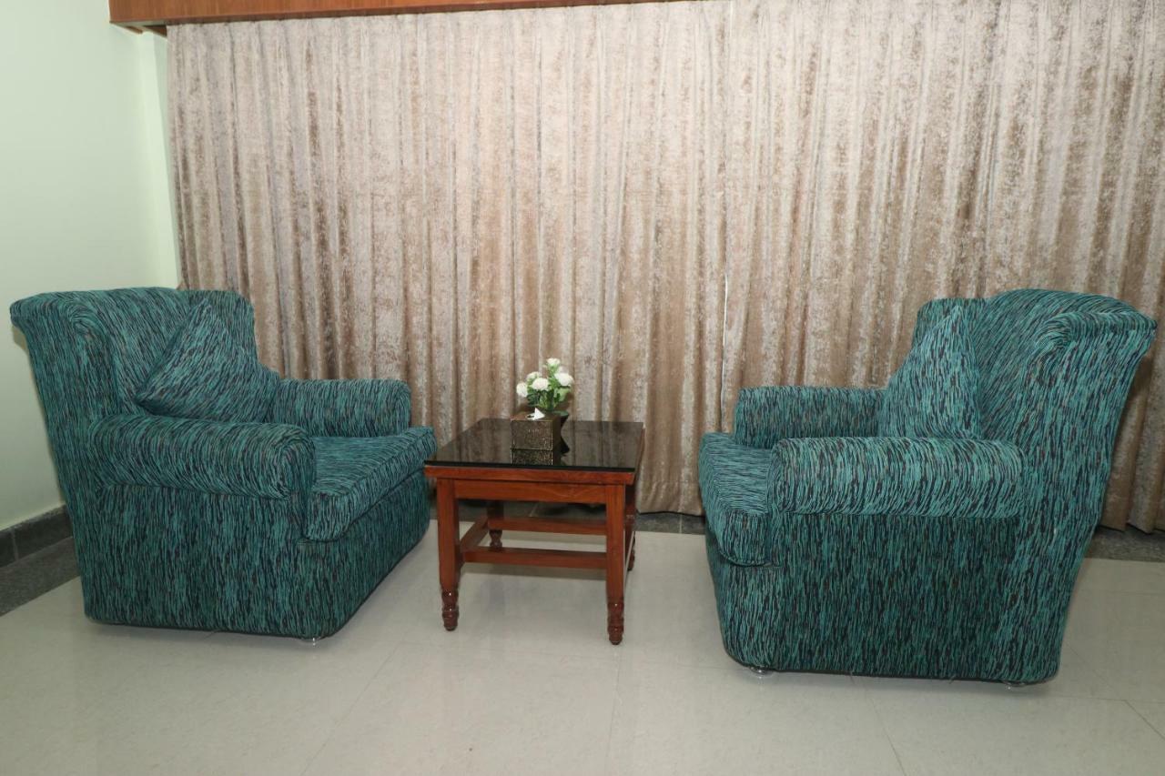 Hotel Earth Light Sauraha Читван Экстерьер фото
