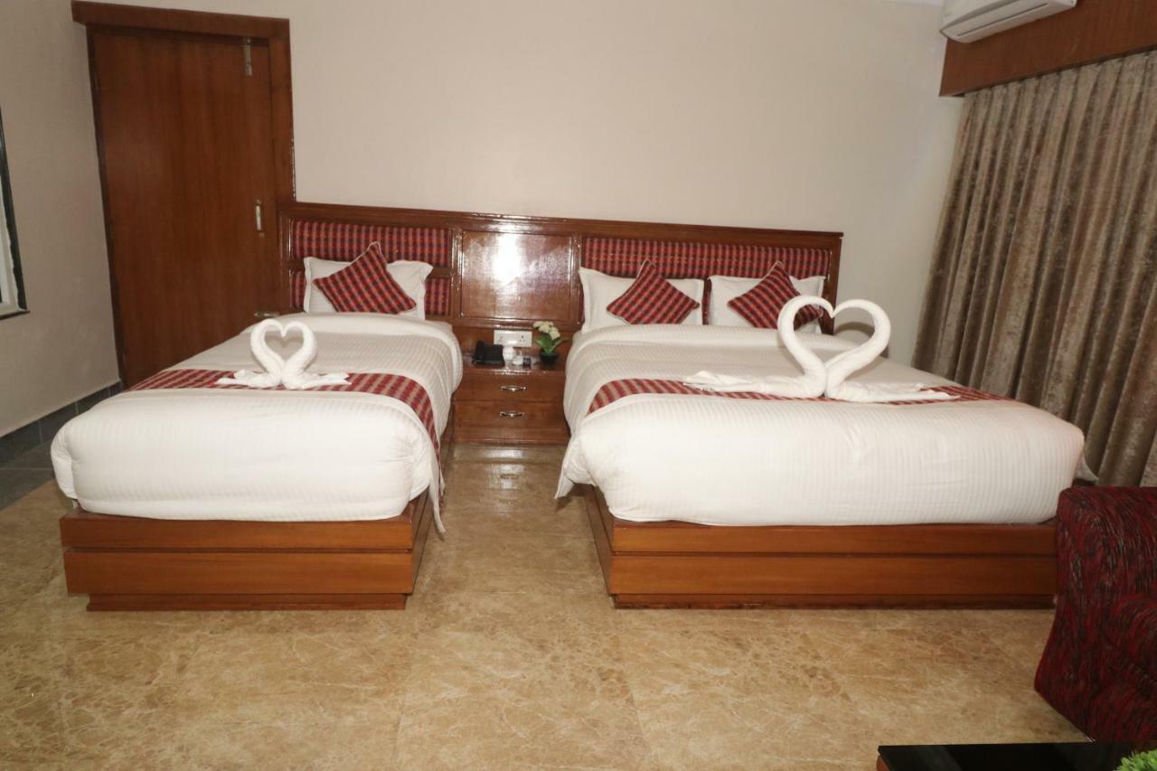 Hotel Earth Light Sauraha Читван Экстерьер фото